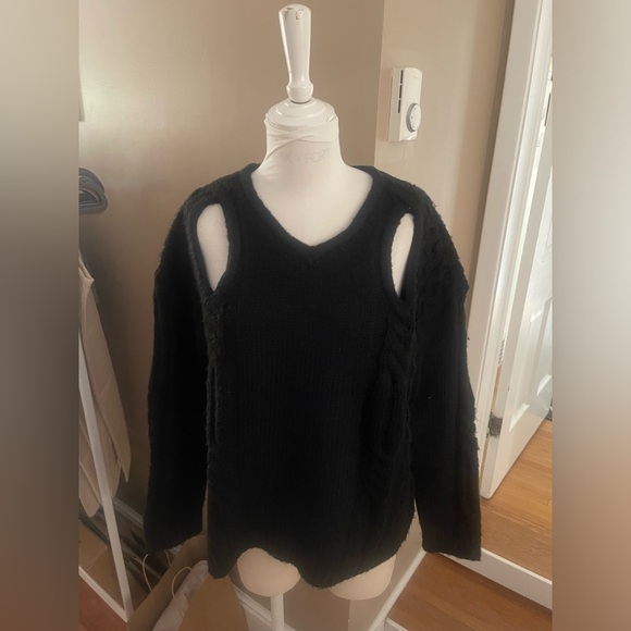 Oak+Fort cutout sweater - Picture 3 of 9